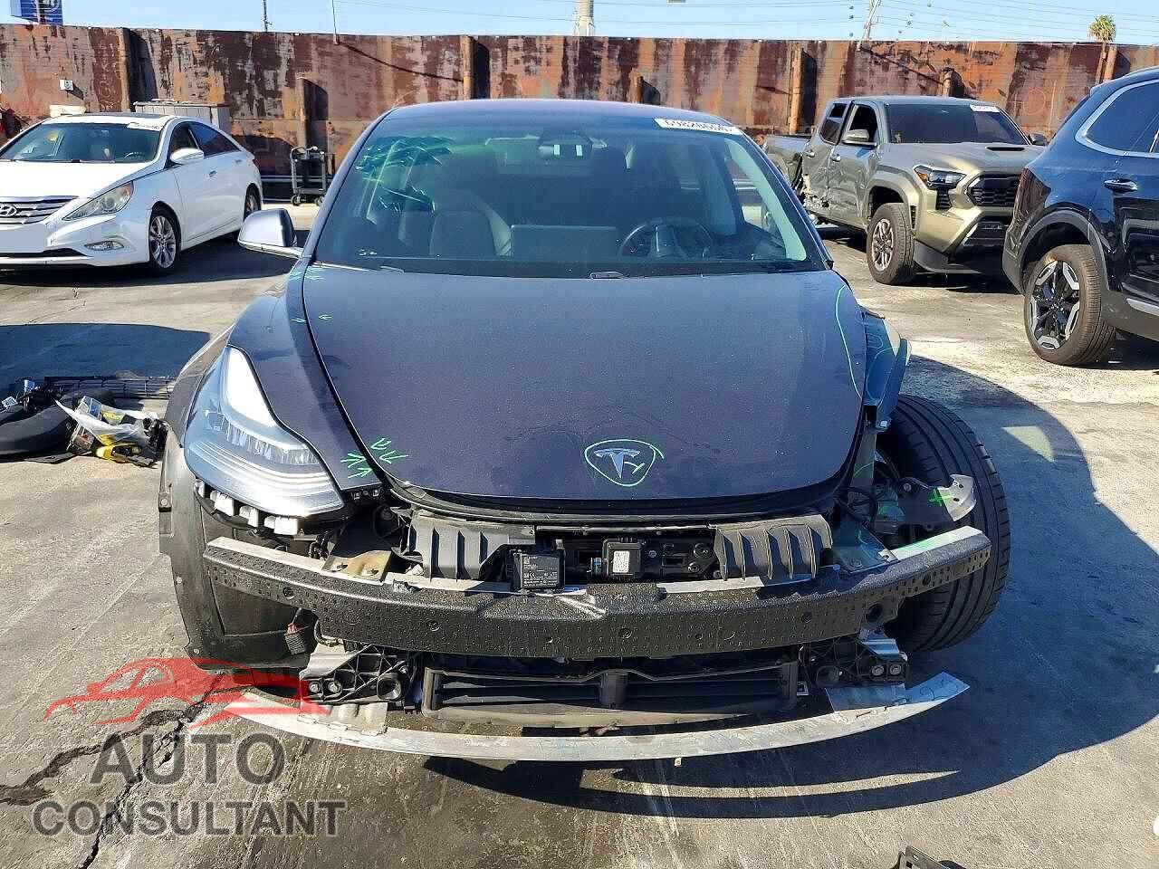 TESLA MODEL 3 2018 - 5YJ3E1EA9JF011992