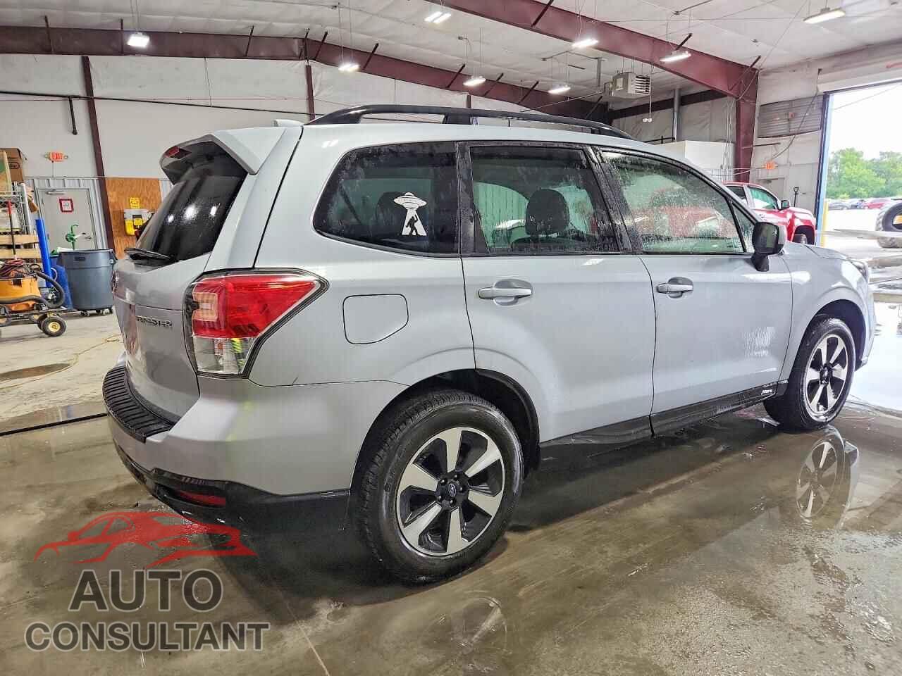 SUBARU FORESTER 2018 - JF2SJAGC4JH448337