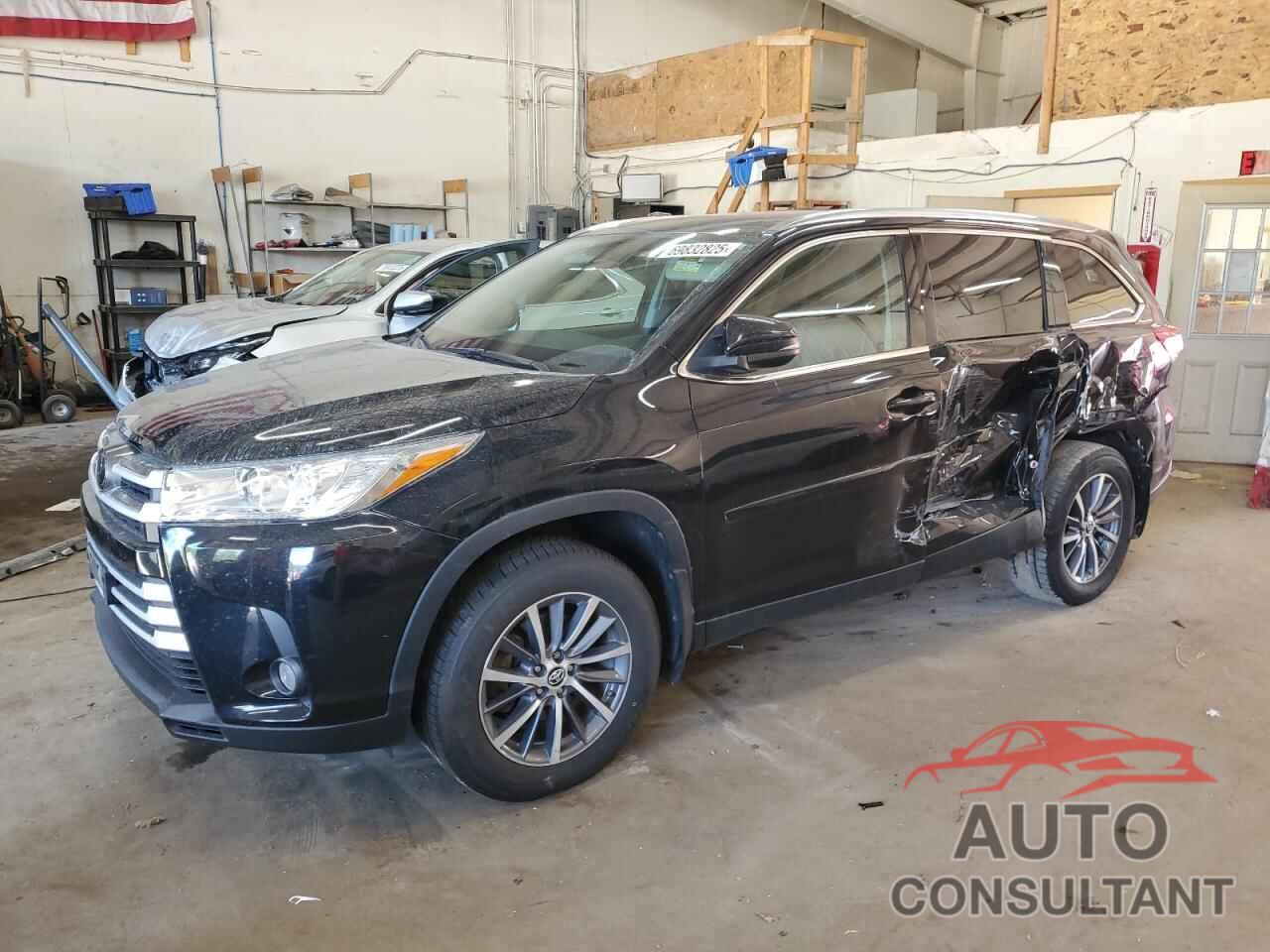 TOYOTA HIGHLANDER 2019 - 5TDJZRFH8KS569707