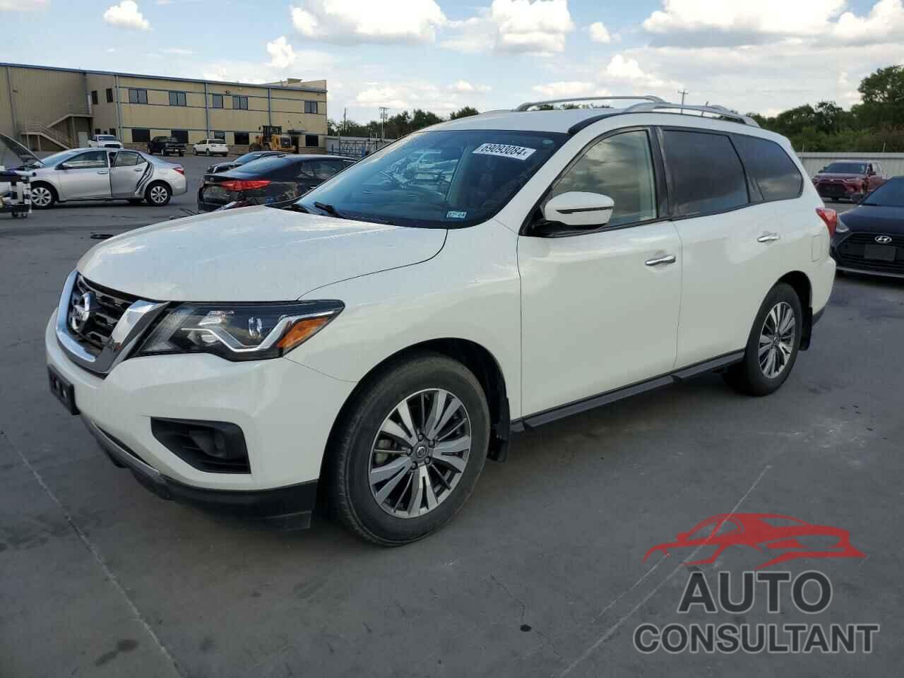 NISSAN PATHFINDER 2018 - 5N1DR2MN3JC657279