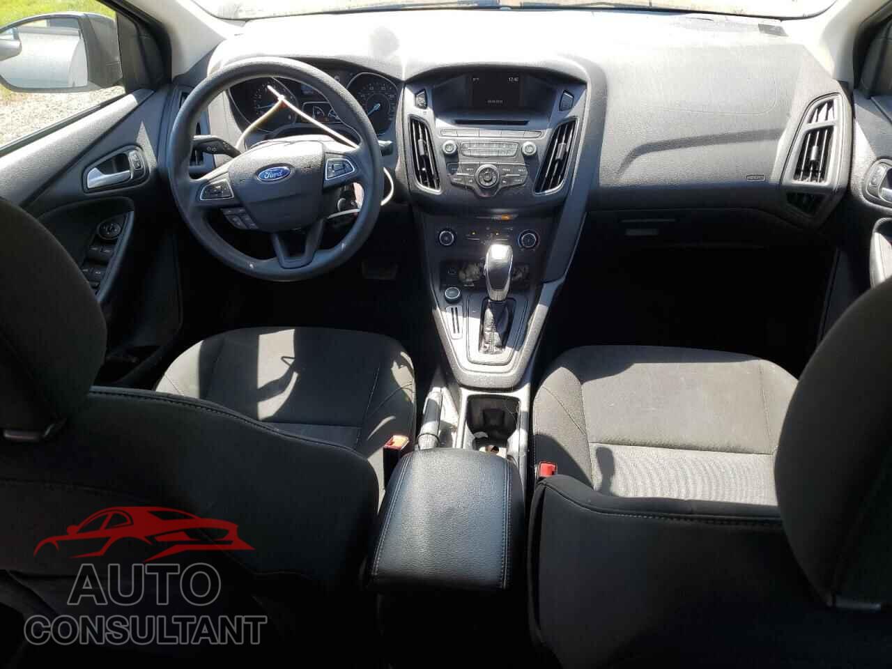 FORD FOCUS 2015 - 1FADP3F25FL217578