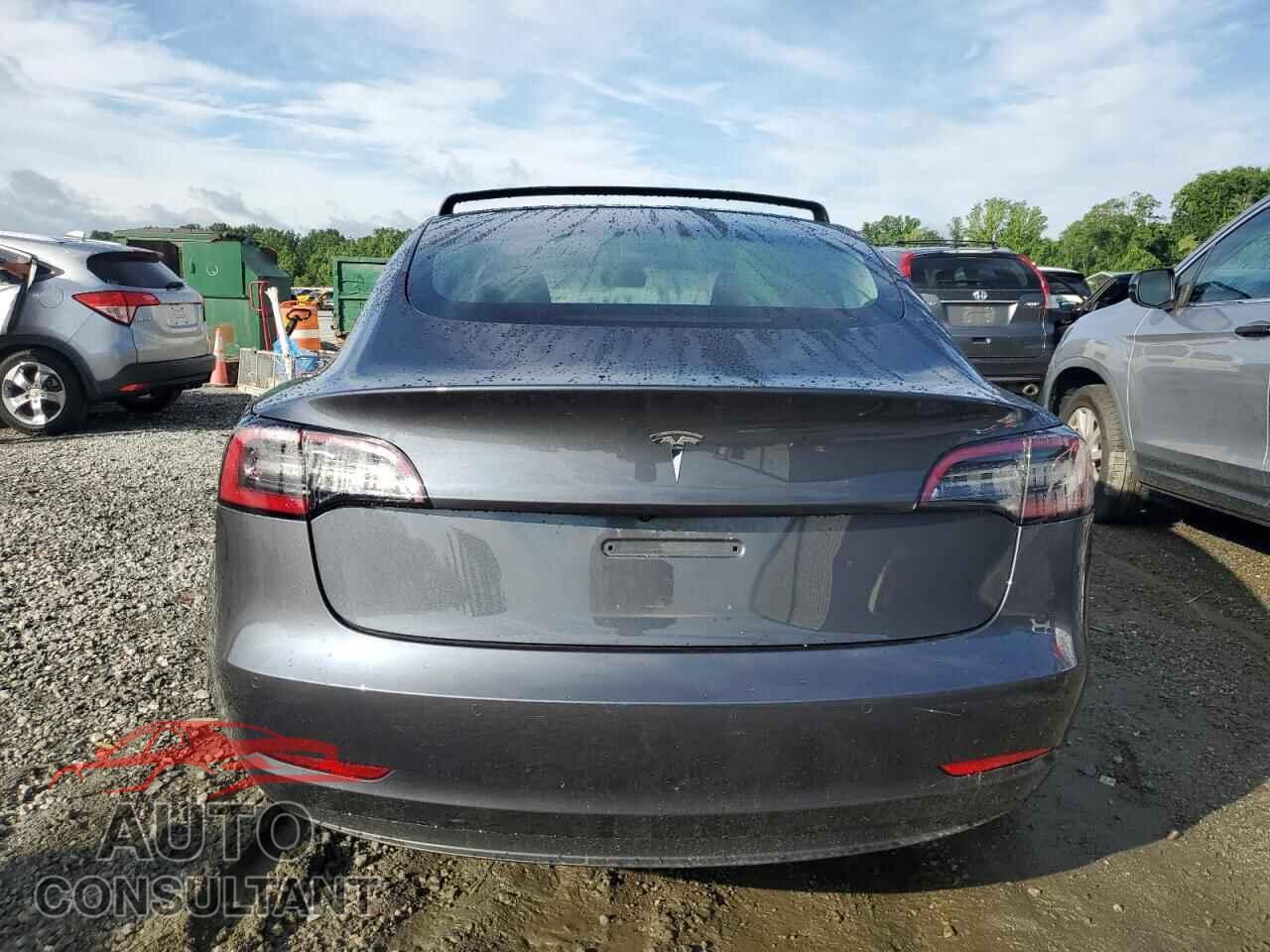 TESLA MODEL 3 2021 - 5YJ3E1EA4MF915379