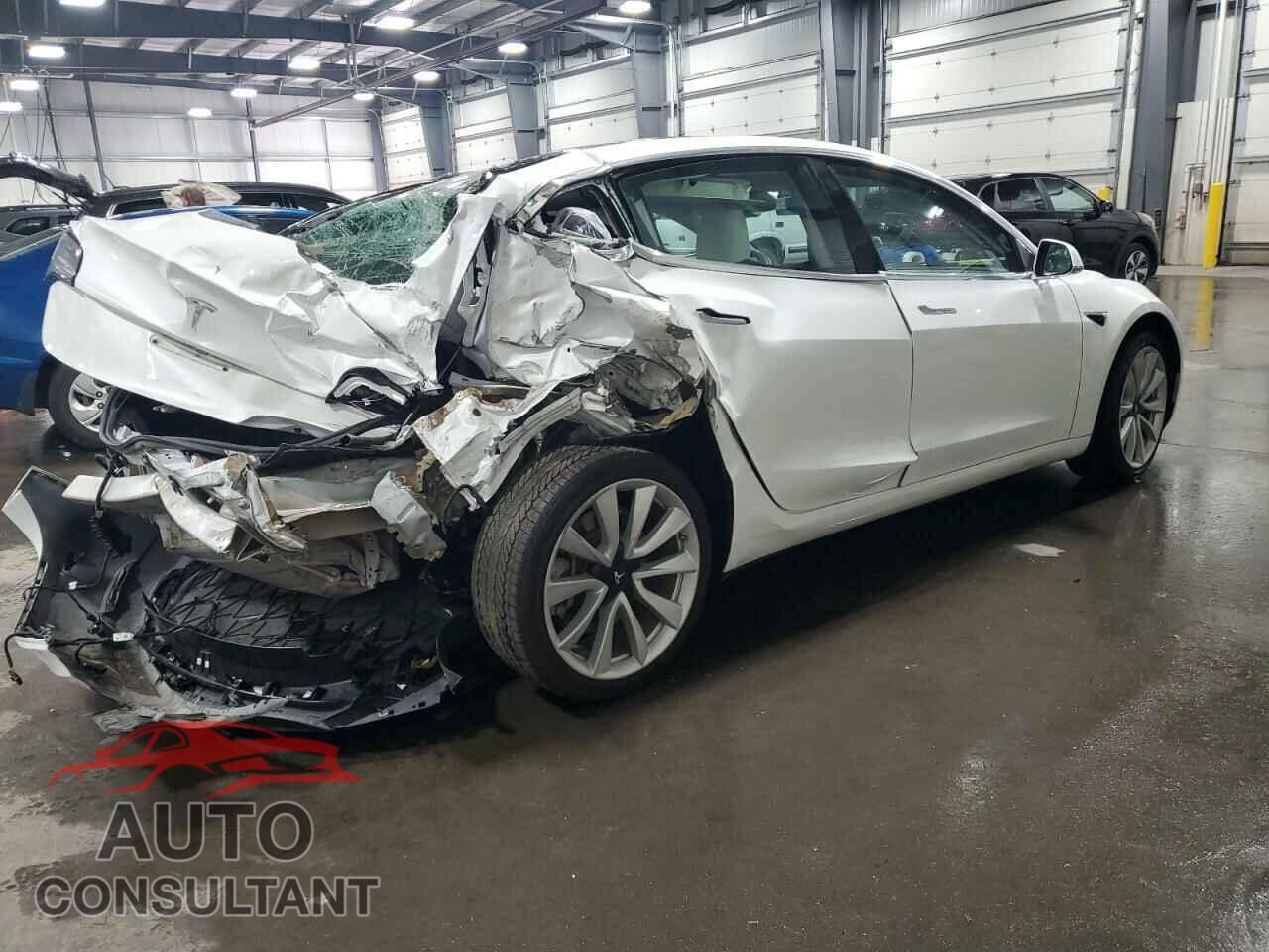 TESLA MODEL 3 2019 - 5YJ3E1EB9KF195597
