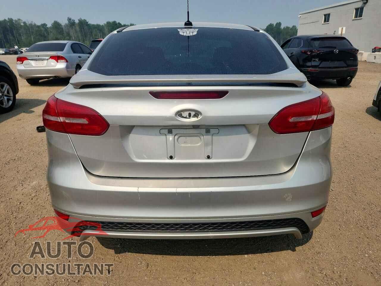 FORD FOCUS 2015 - 1FADP3F29FL278416