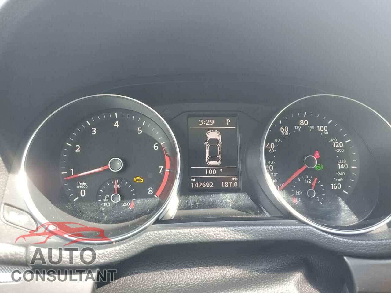 VOLKSWAGEN PASSAT 2018 - 1VWAA7A31JC015932