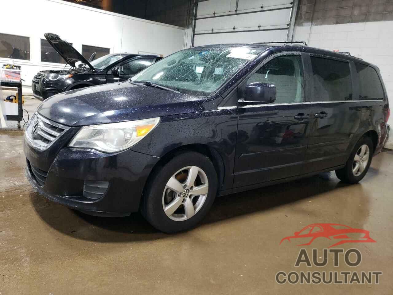 VOLKSWAGEN ROUTAN 2011 - 2V4RW3DG5BR622235