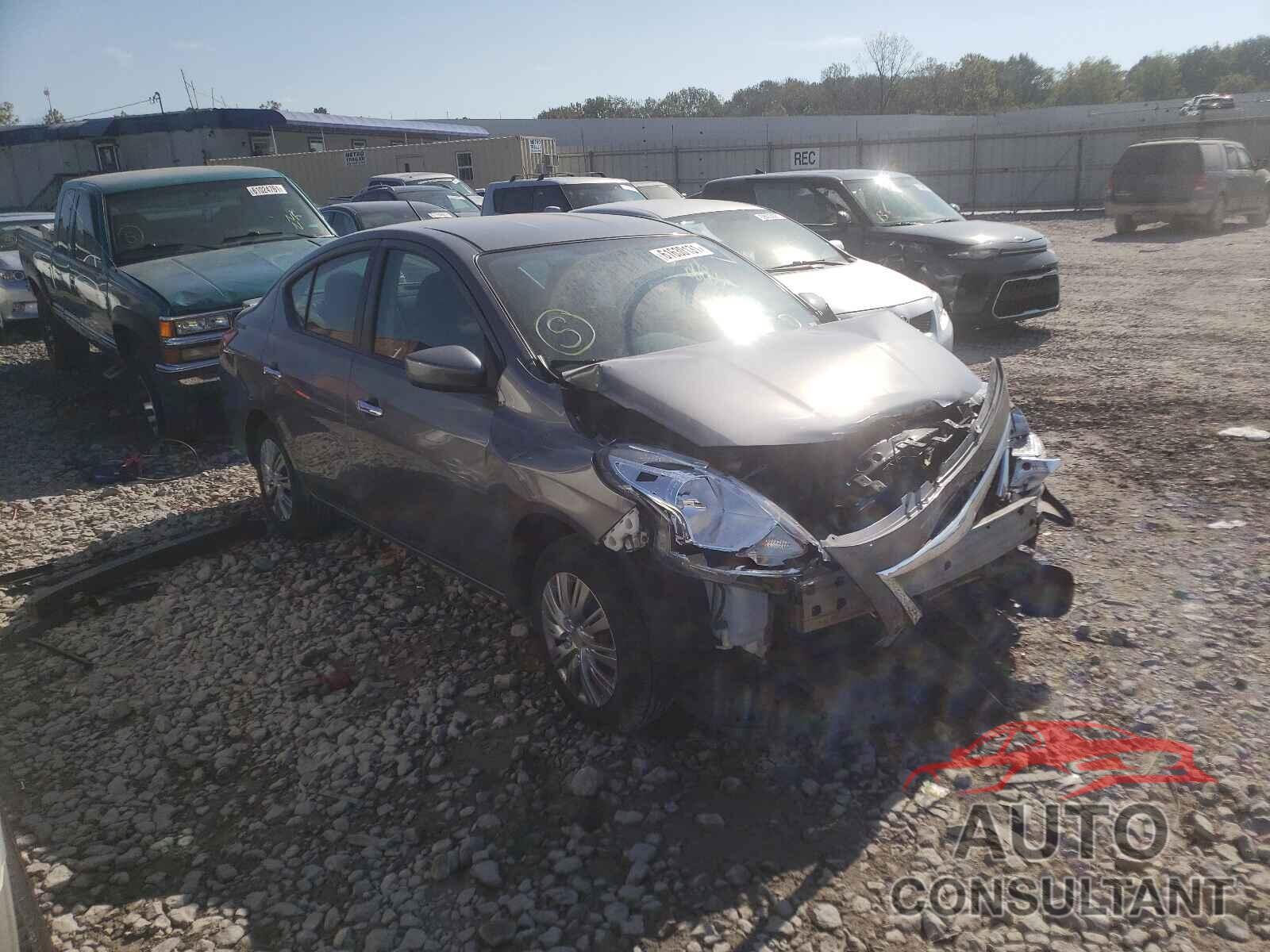 NISSAN VERSA 2018 - 3N1CN7AP9JL857184