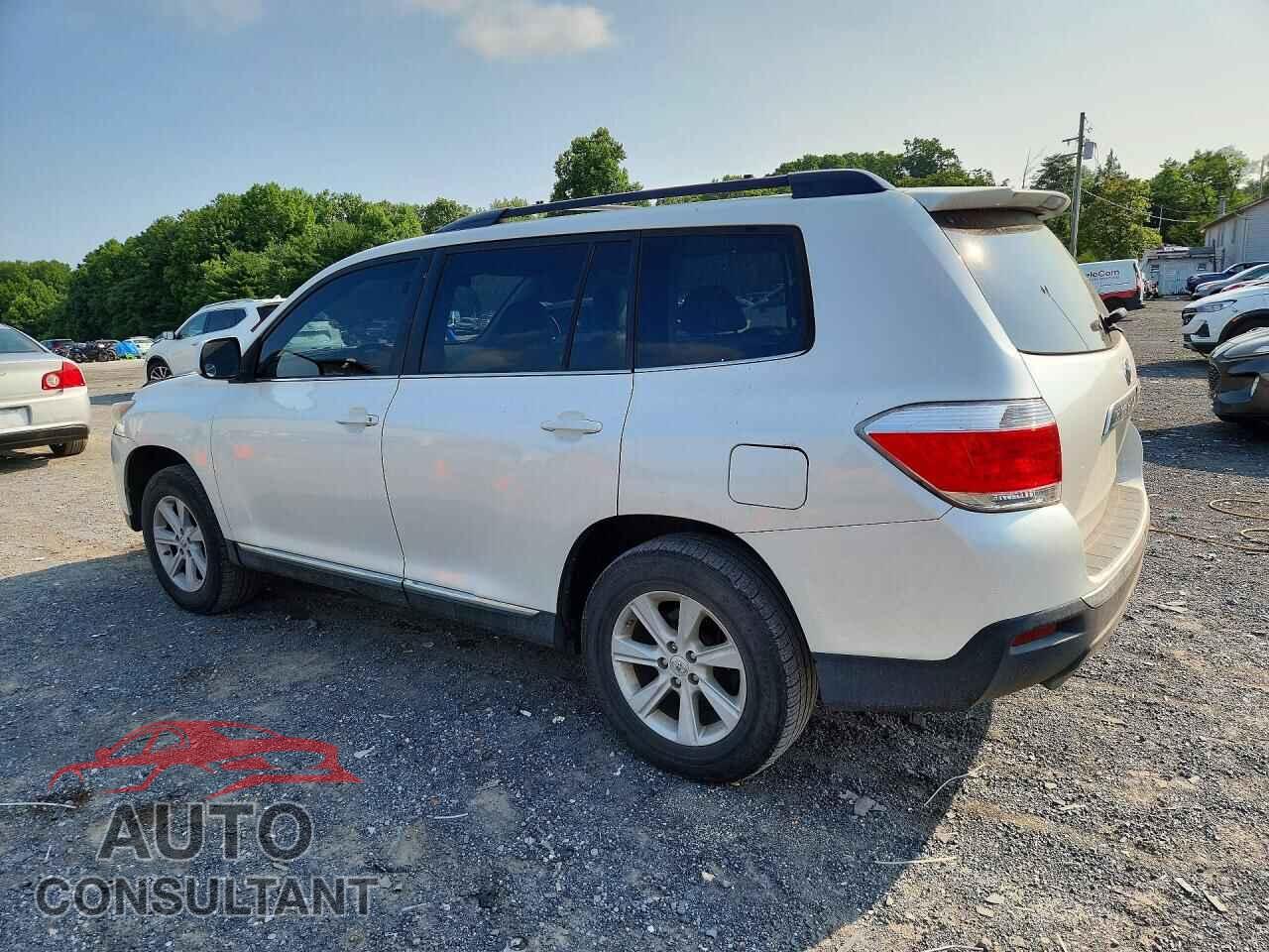 TOYOTA HIGHLANDER 2013 - 5TDBK3EH8DS254884