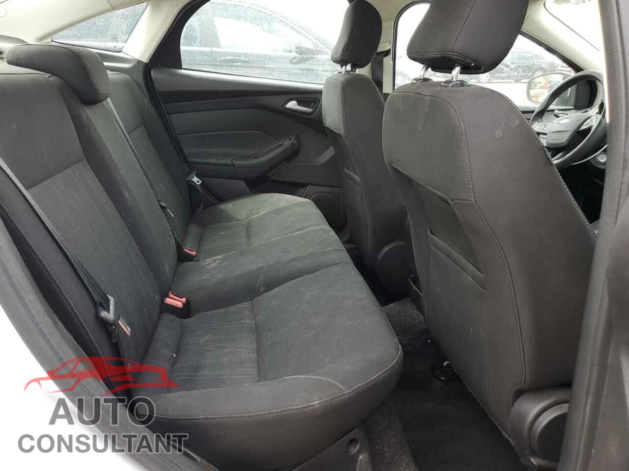 FORD FOCUS 2017 - 1FADP3F24HL300146