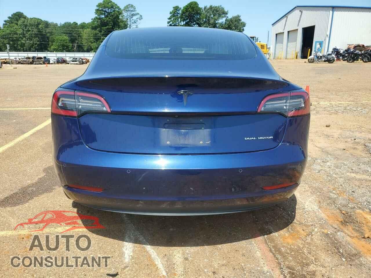 TESLA MODEL 3 2018 - 5YJ3E1EB3JF097857