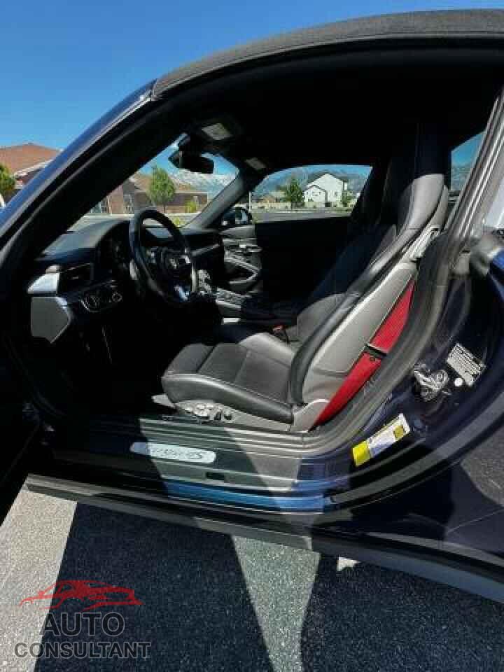 PORSCHE 911 2017 - WP0BB2A97HS136847