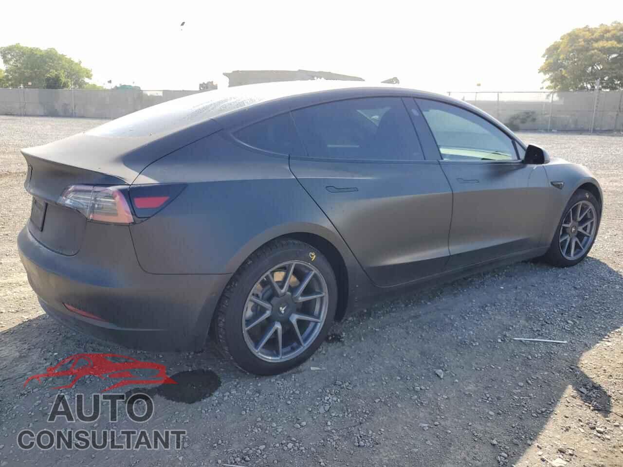TESLA MODEL 3 2022 - 5YJ3E1EB7NF267028