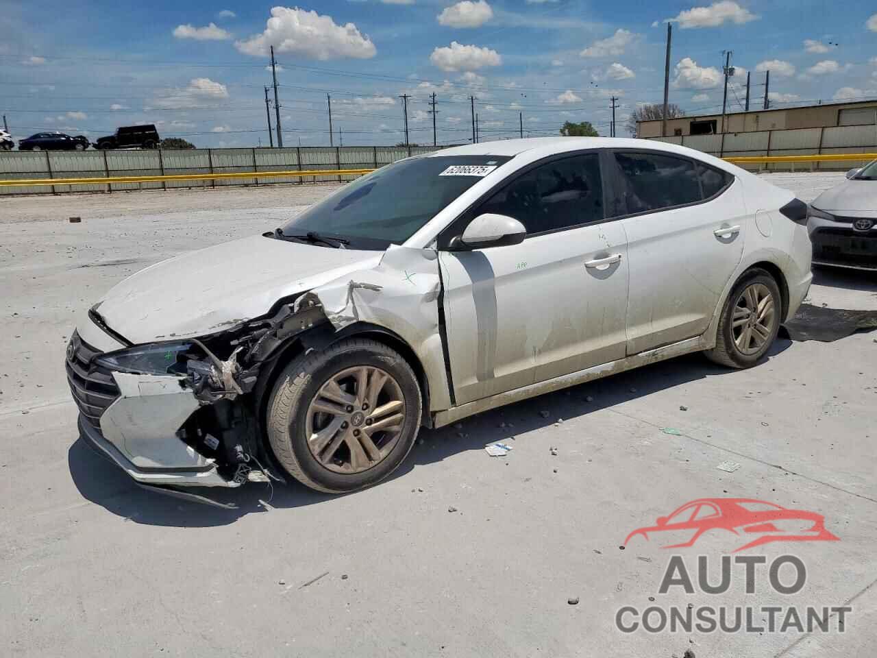HYUNDAI ELANTRA 2019 - 5NPD84LF4KH492412