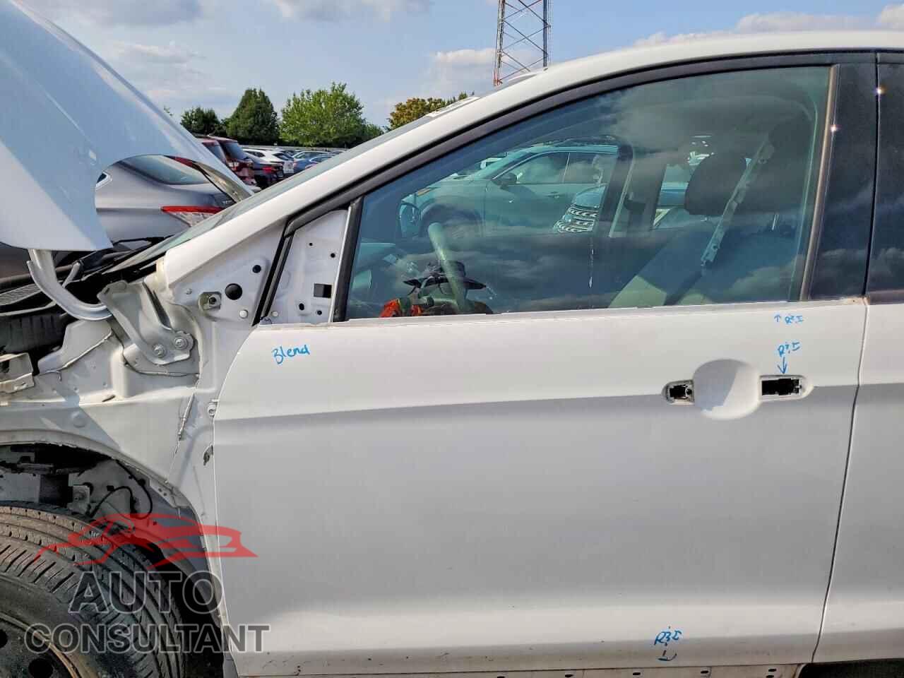 FORD ESCAPE 2017 - 1FMCU0F78HUB57202