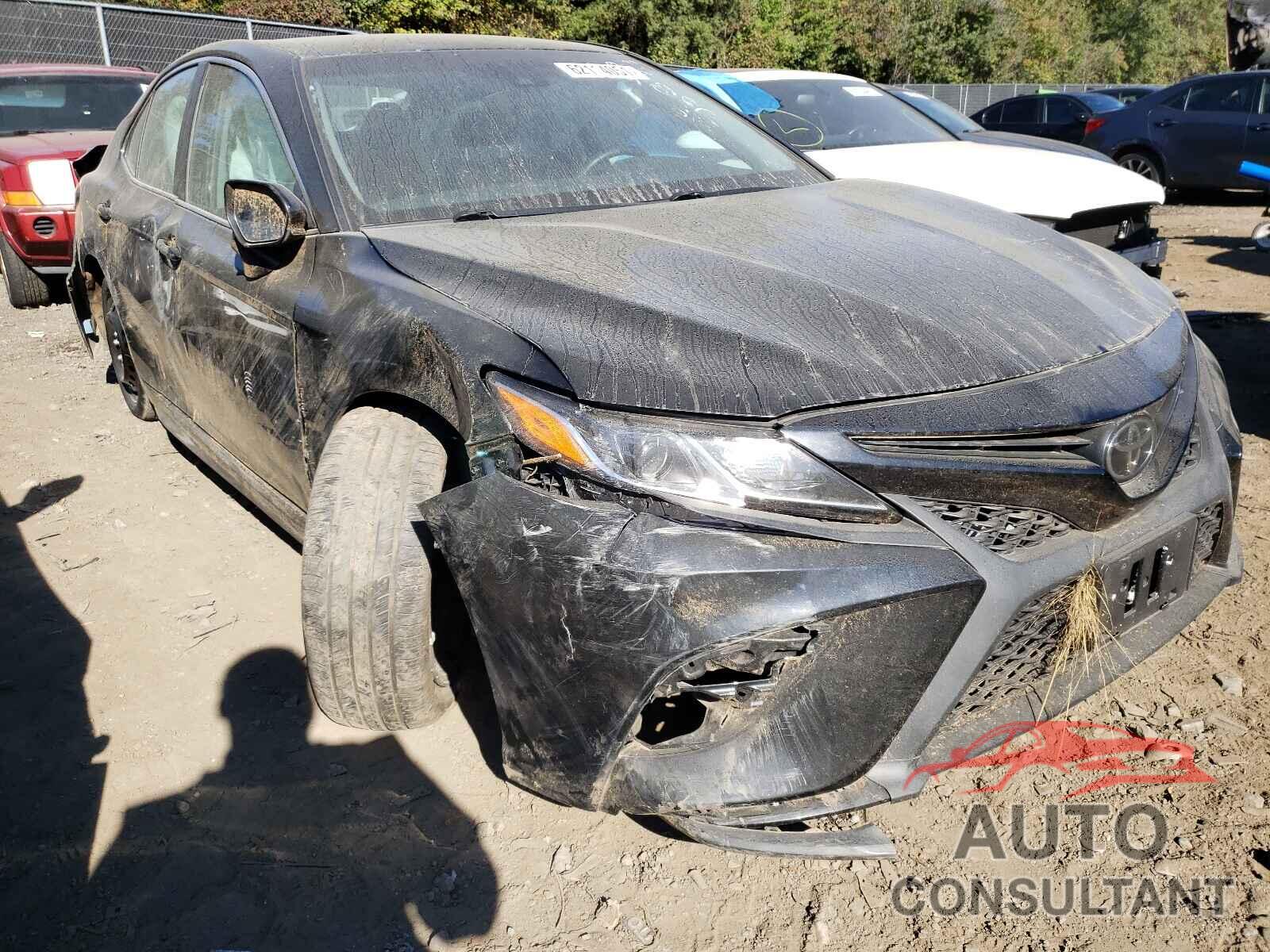 TOYOTA CAMRY 2018 - 4T1B11HKXJU516566