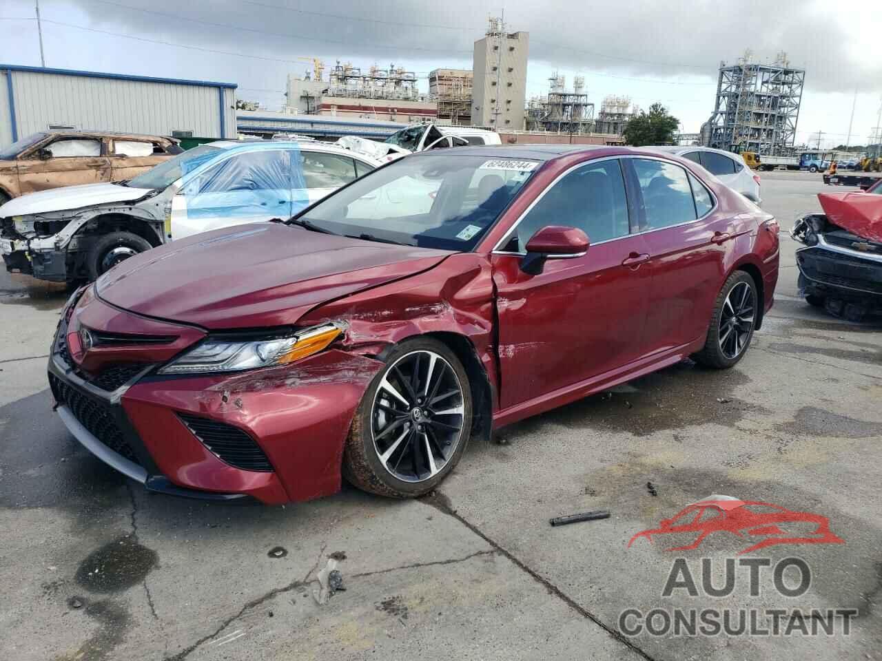 TOYOTA CAMRY 2018 - 4T1B61HK5JU582685
