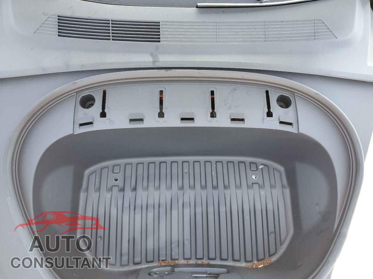 TESLA MODEL 3 2024 - 5YJ3E1EA7RF747583