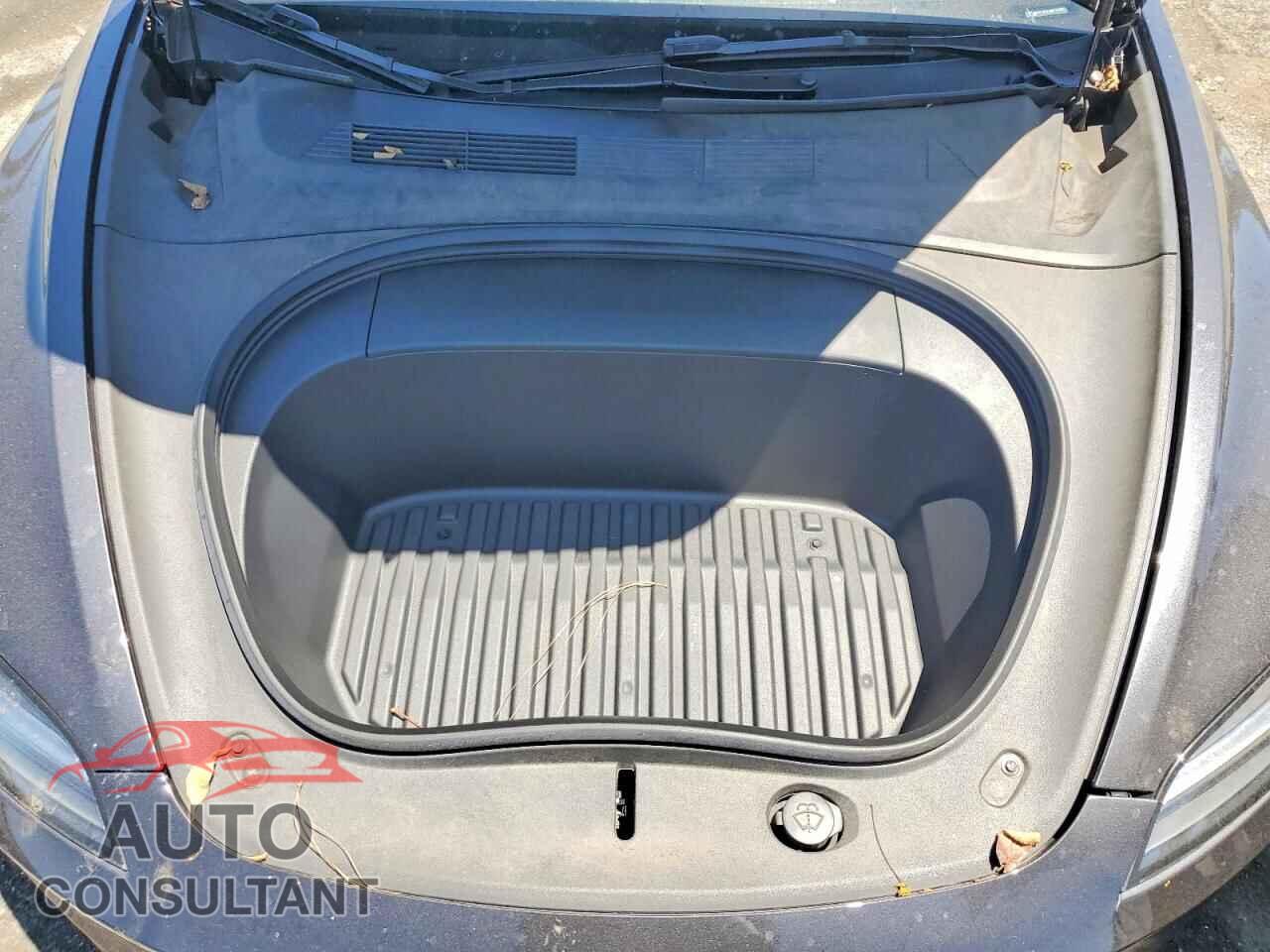TESLA MODEL 3 2024 - 5YJ3E1EA9RF747021
