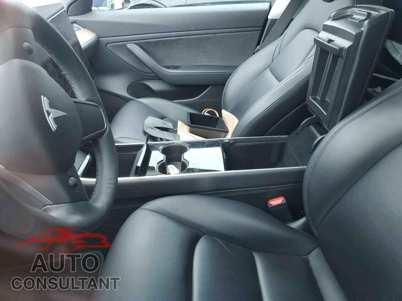 TESLA MODEL 3 2019 - 5YJ3E1EB3KF442192