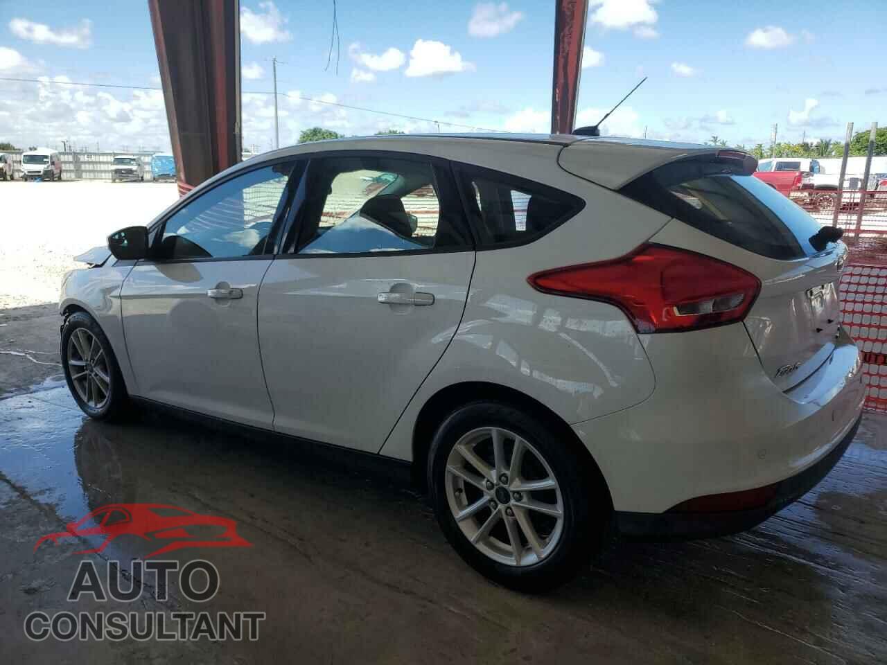 FORD FOCUS 2015 - 1FADP3K22FL382011