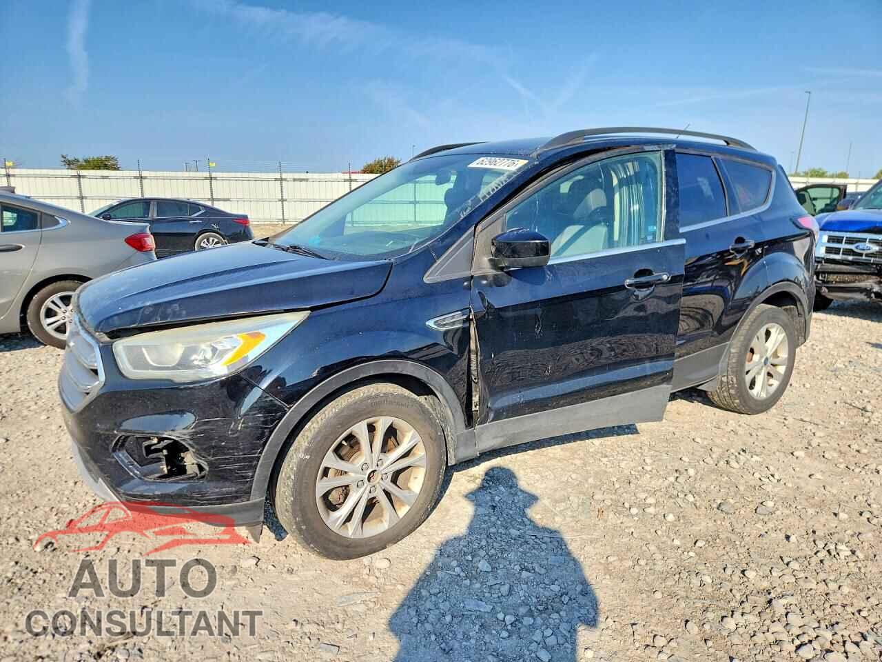 FORD ESCAPE 2017 - 1FMCU0GD4HUC98627