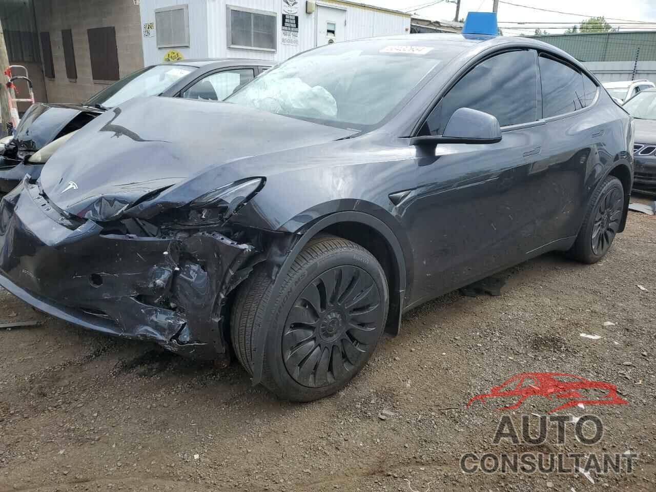 TESLA MODEL Y 2024 - 7SAYGDEE3RA226106