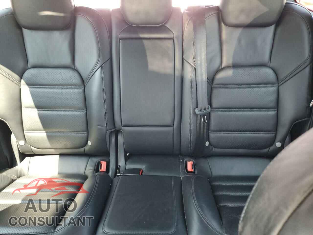 PORSCHE CAYENNE 2016 - WP1AC2A22GLA88743