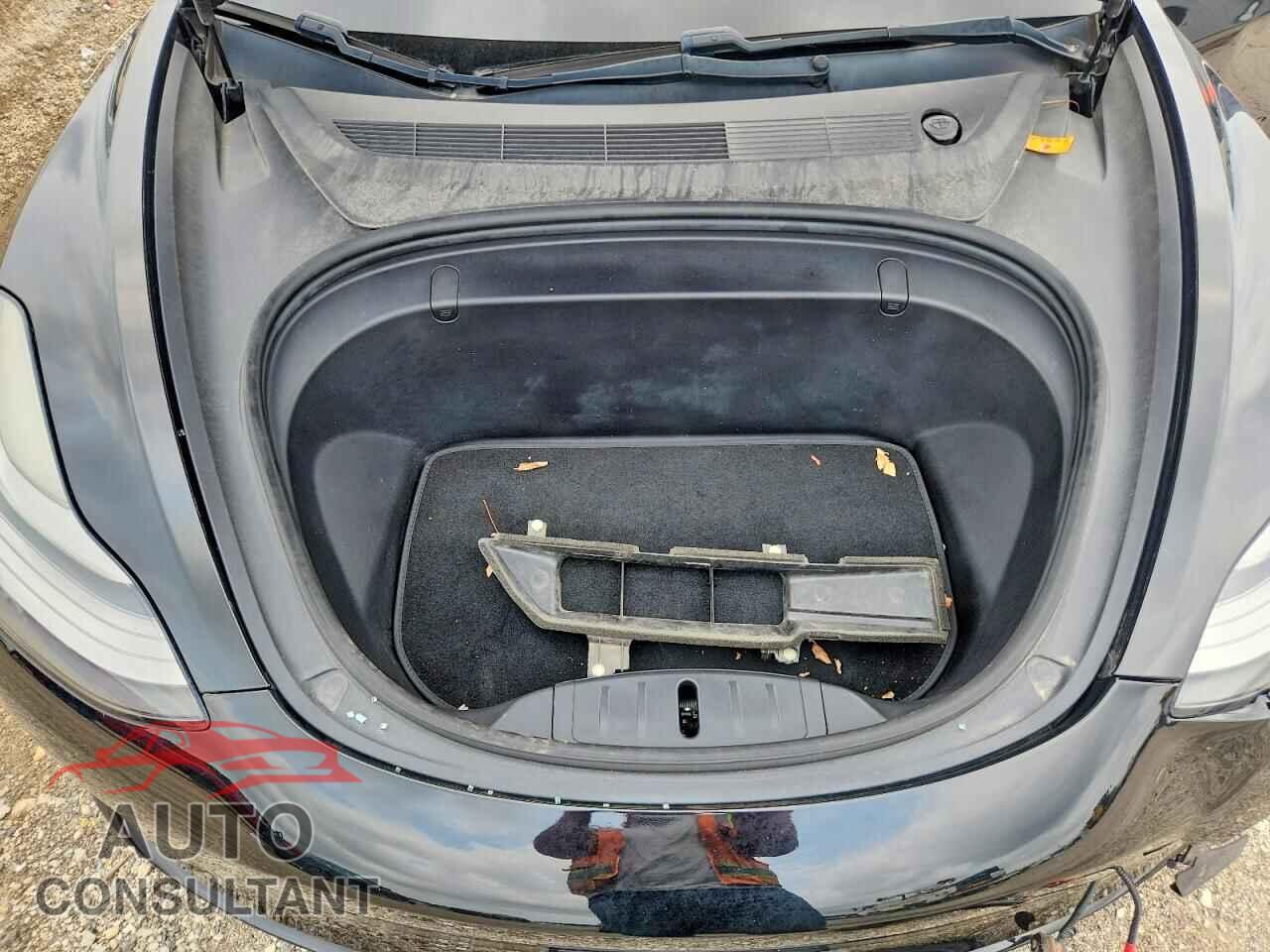 TESLA MODEL 3 2018 - 5YJ3E1EA0JF151980