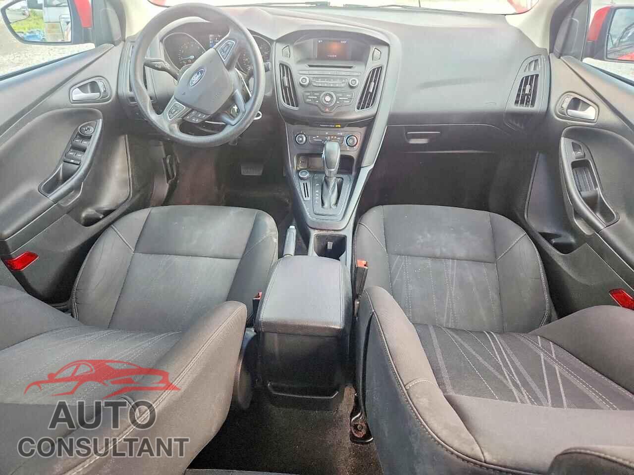 FORD FOCUS 2017 - 1FADP3F21HL228094