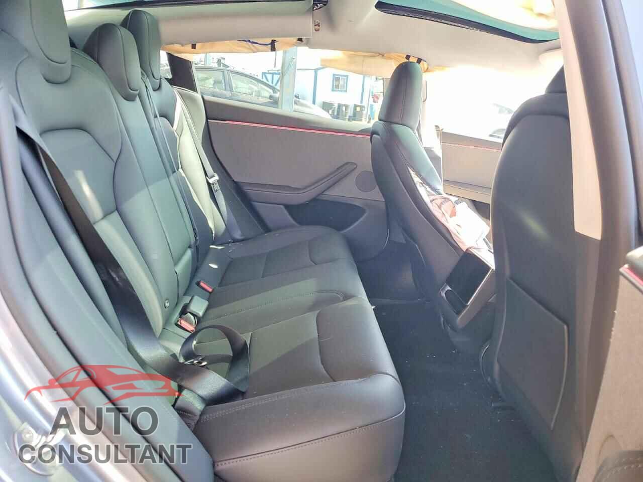 TESLA MODEL 3 2026 - 5YJ3E1EA9TF165850