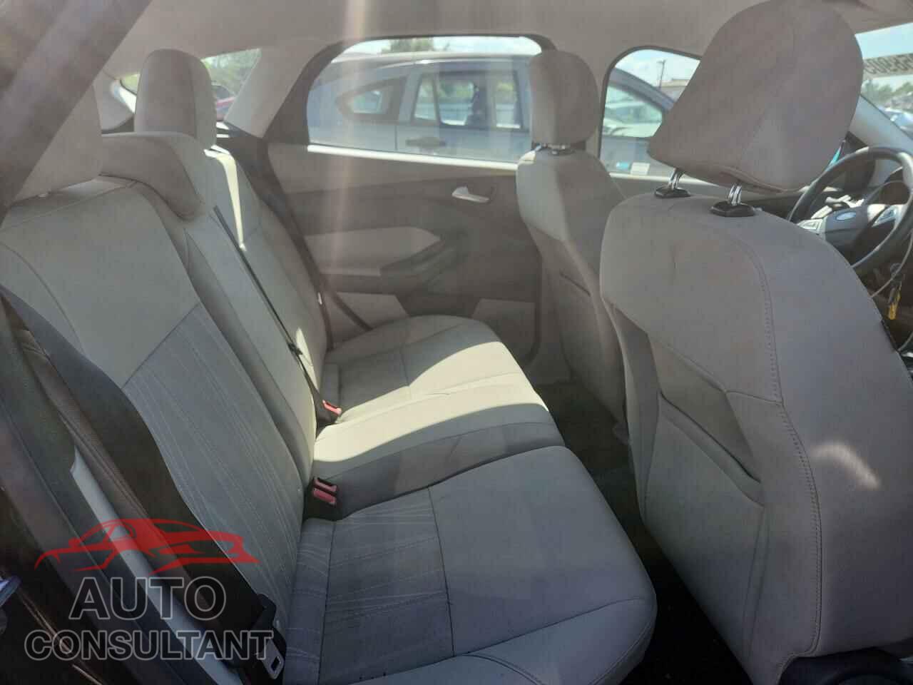 FORD FOCUS 2016 - 1FADP3K2XGL296432
