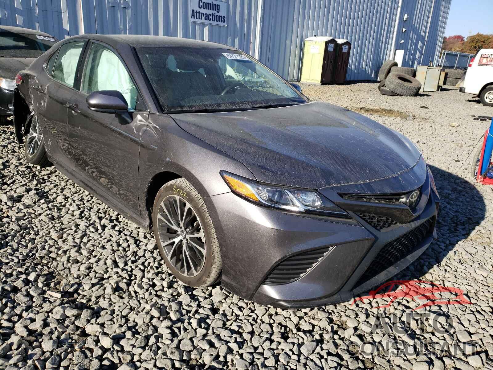 TOYOTA CAMRY 2018 - 4T1B11HK0JU034379