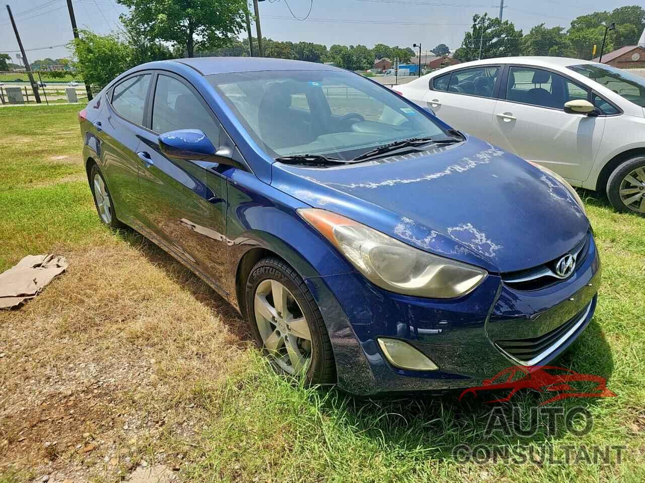 HYUNDAI ELANTRA 2013 - KMHDH4AE7DU729229