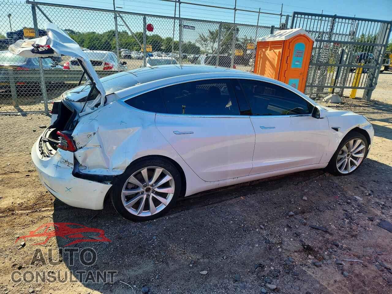TESLA MODEL 3 2019 - 5YJ3E1EB0KF454106