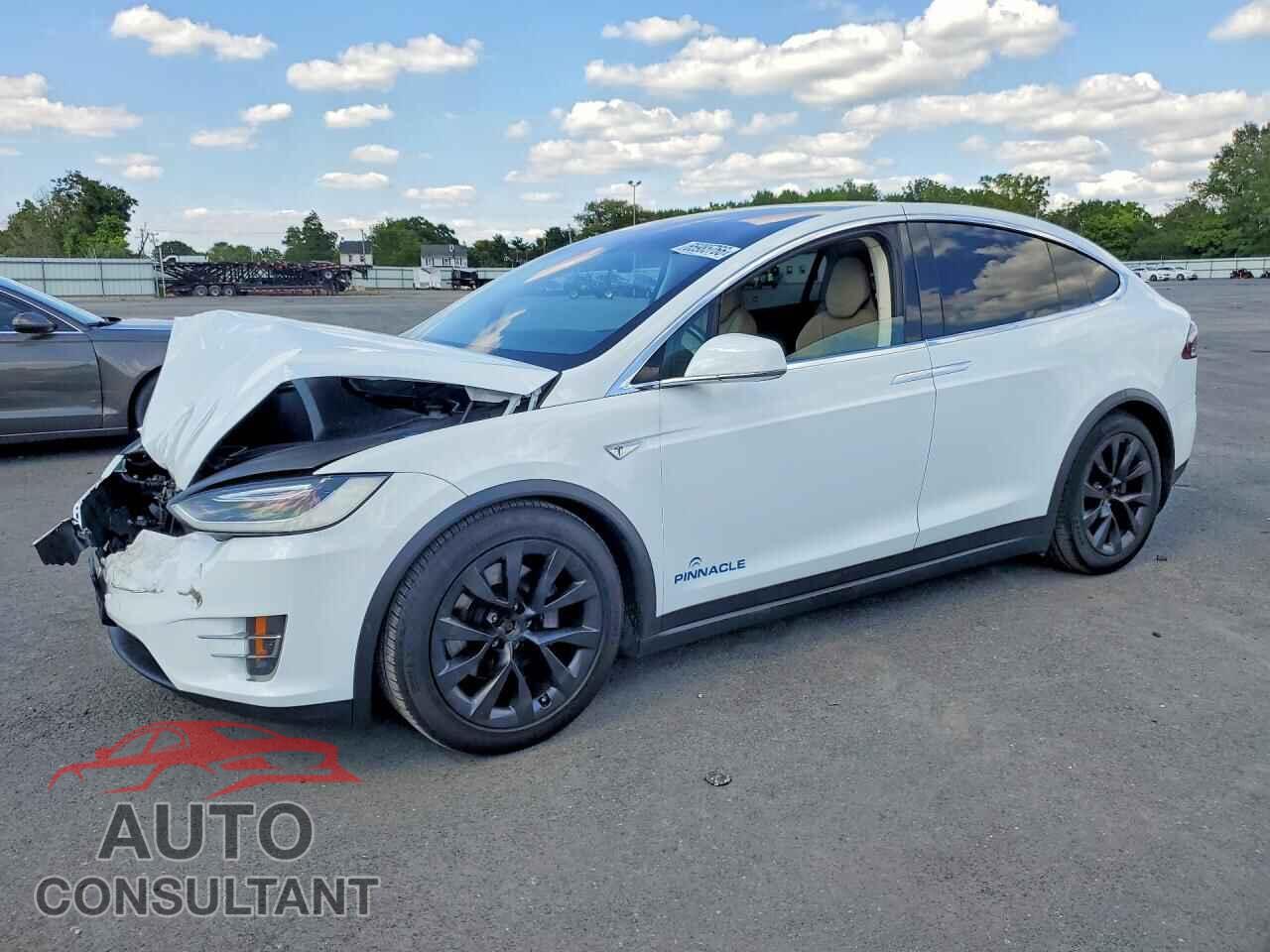 TESLA MODEL X 2016 - 5YJXCBE21GF016554