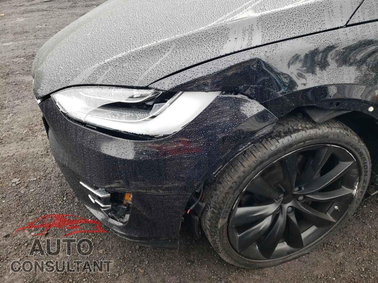 TESLA MODEL X 2017 - 5YJXCAE26HF035645