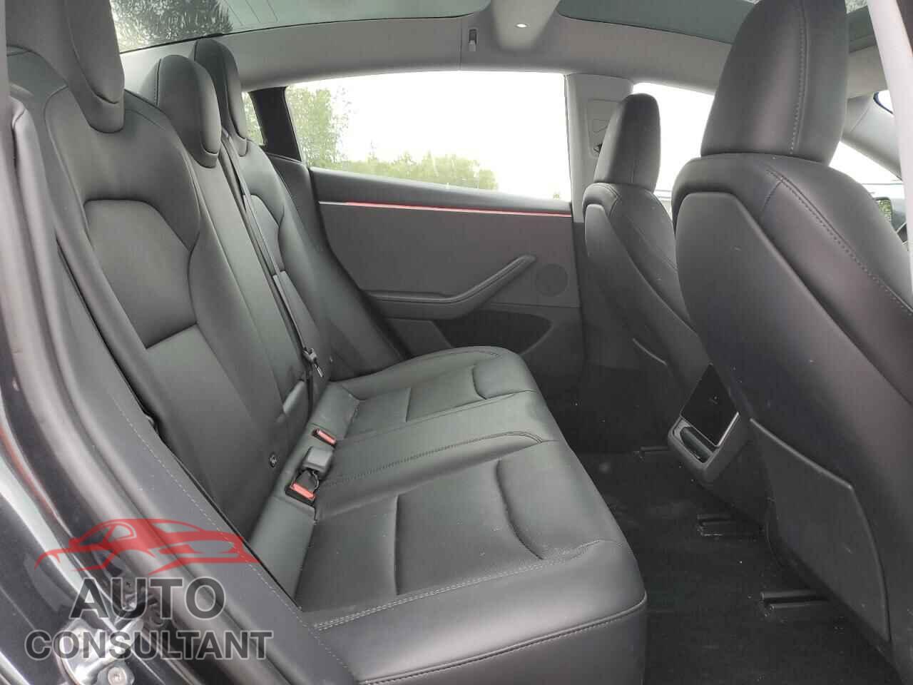 TESLA MODEL 3 2025 - 5YJ3E1EA2SF889068