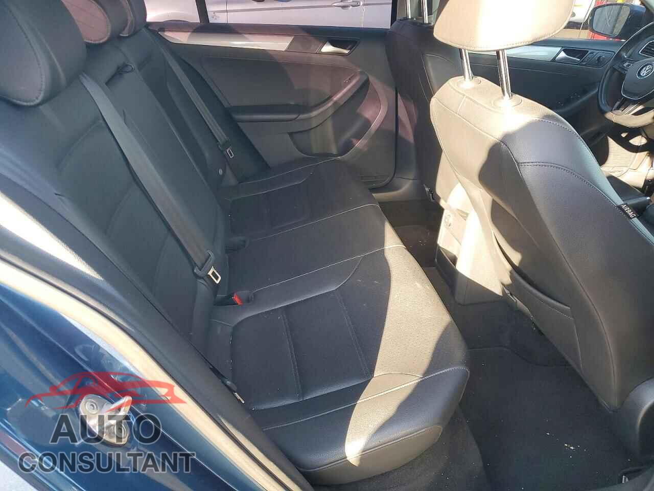 VOLKSWAGEN JETTA 2017 - 3VWDB7AJ3HM257462