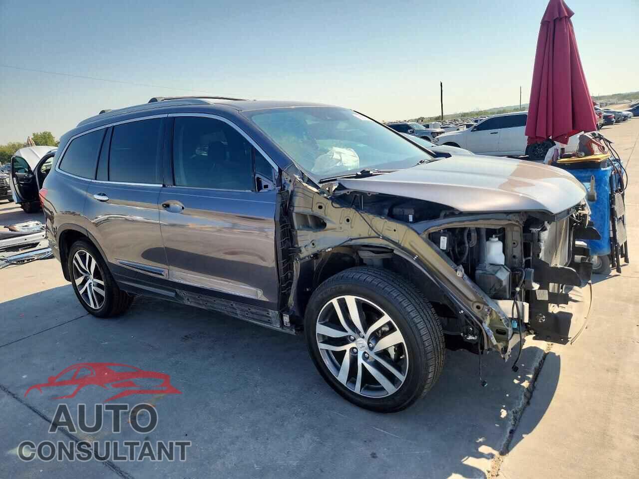 HONDA PILOT 2017 - 5FNYF6H06HB055932