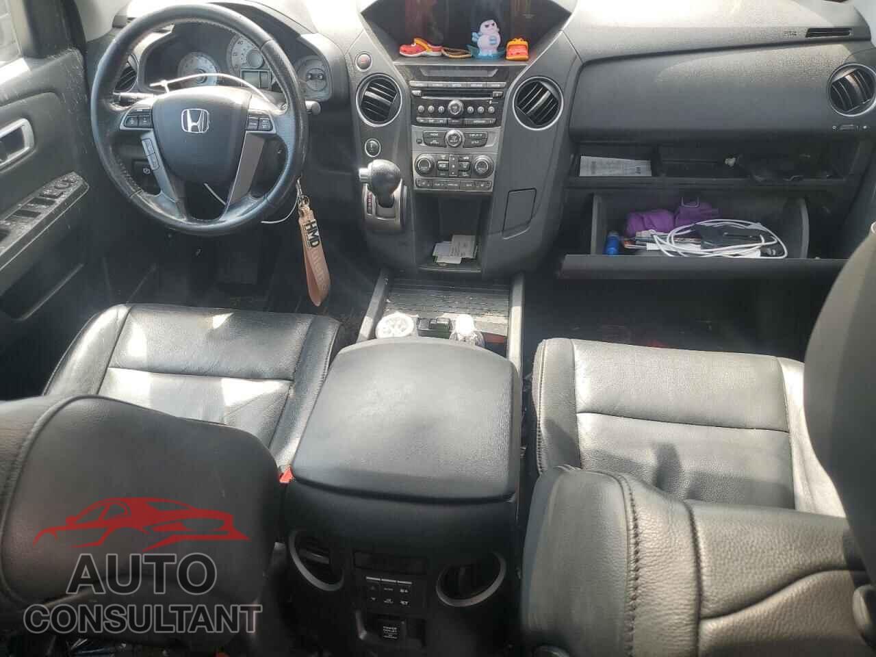 HONDA PILOT 2015 - 5FNYF4H55FB001079