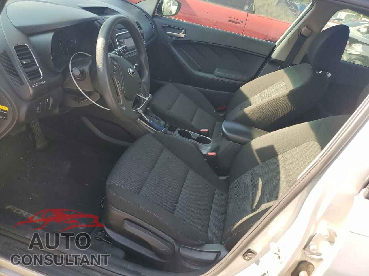 KIA FORTE 2017 - 3KPFK4A75HE080986