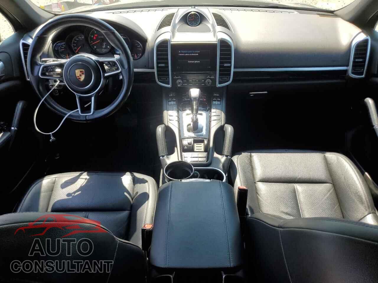 PORSCHE CAYENNE 2017 - WP1AA2A28HKA91661