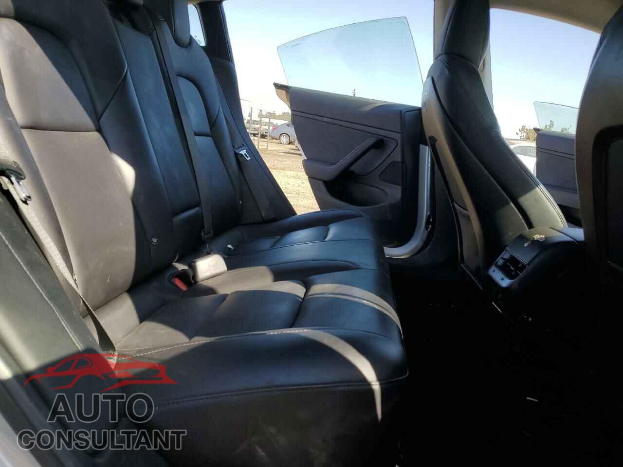 TESLA MODEL 3 2018 - 5YJ3E1EA8JF038200