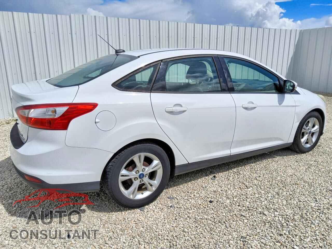 FORD FOCUS 2014 - 1FADP3F22EL345890