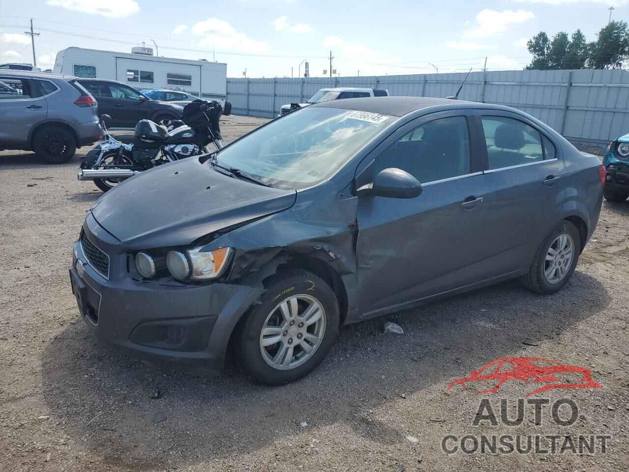 CHEVROLET SONIC 2013 - 1G1JC5SH7D4155485
