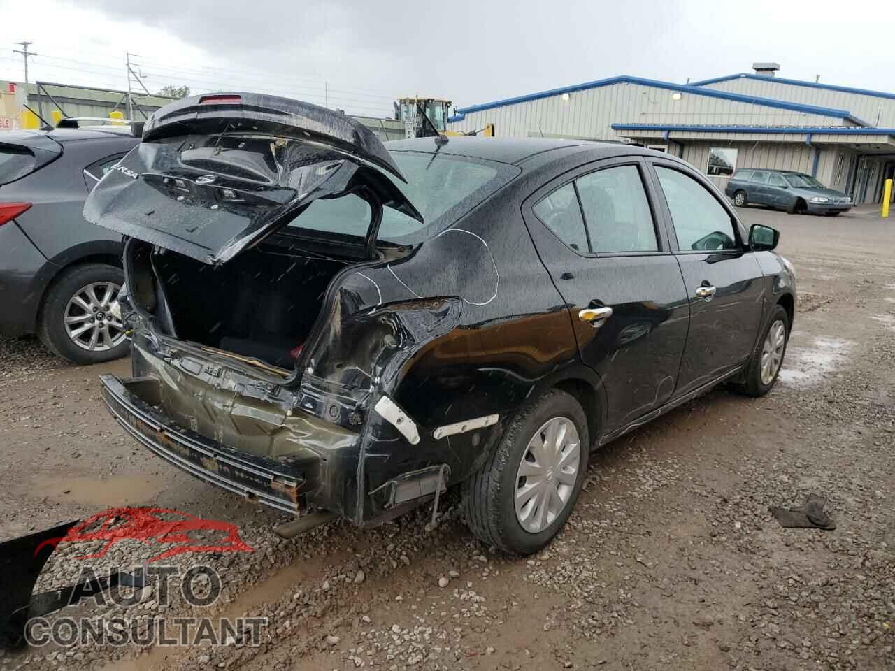 NISSAN VERSA 2019 - 3N1CN7AP3KL812565