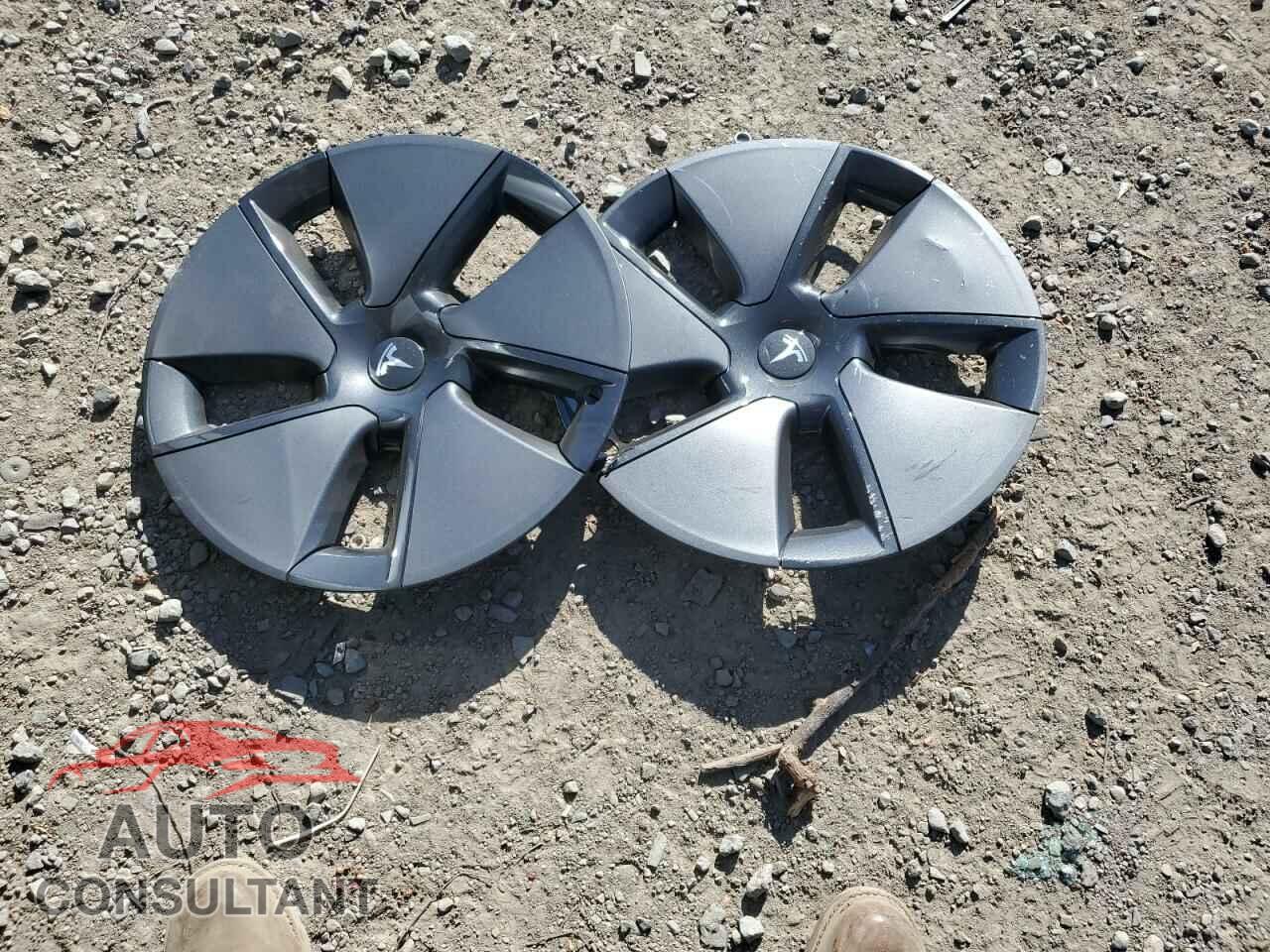 TESLA MODEL 3 2023 - 5YJ3E1EA7PF402678