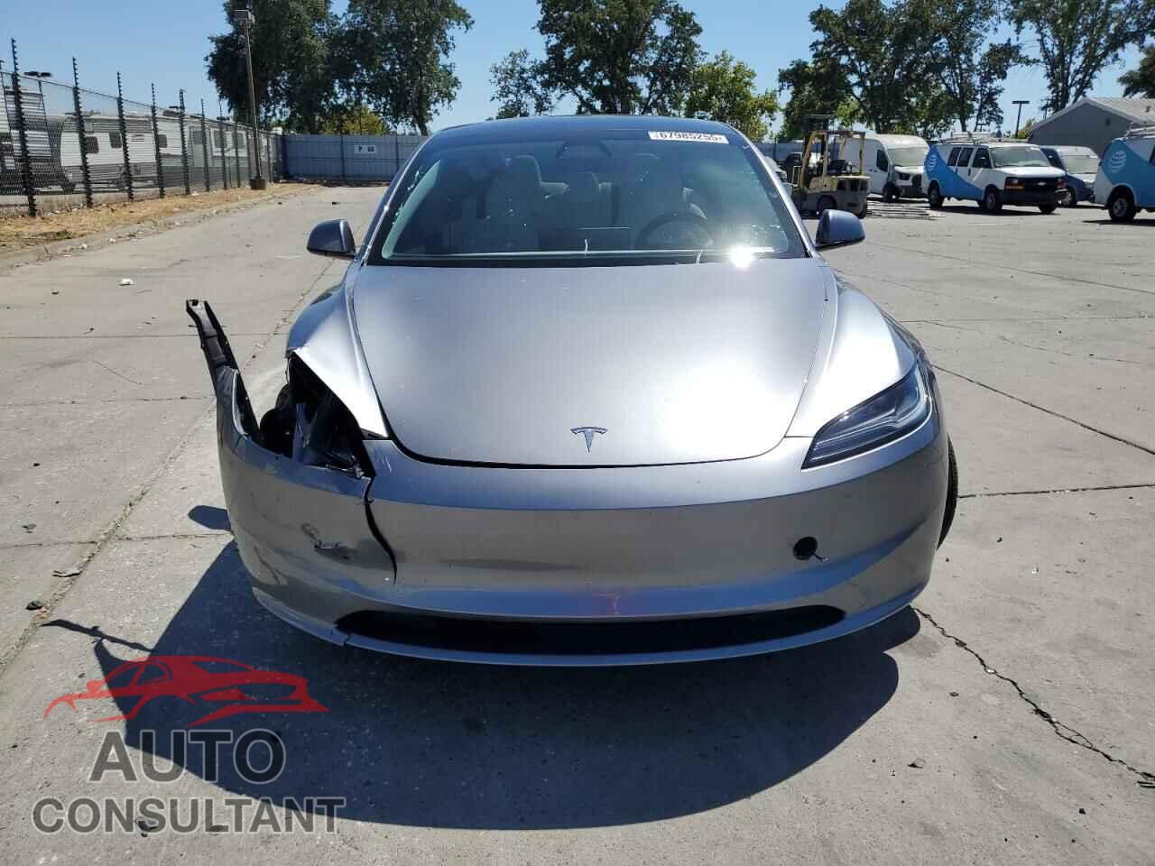 TESLA MODEL 3 2025 - 5YJ3E1EA5SF911998