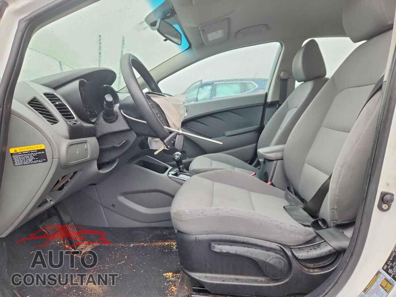 KIA FORTE 2017 - 3KPFK4A76HE077689