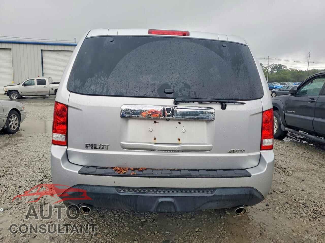 HONDA PILOT 2015 - 5FNYF4H55FB062612